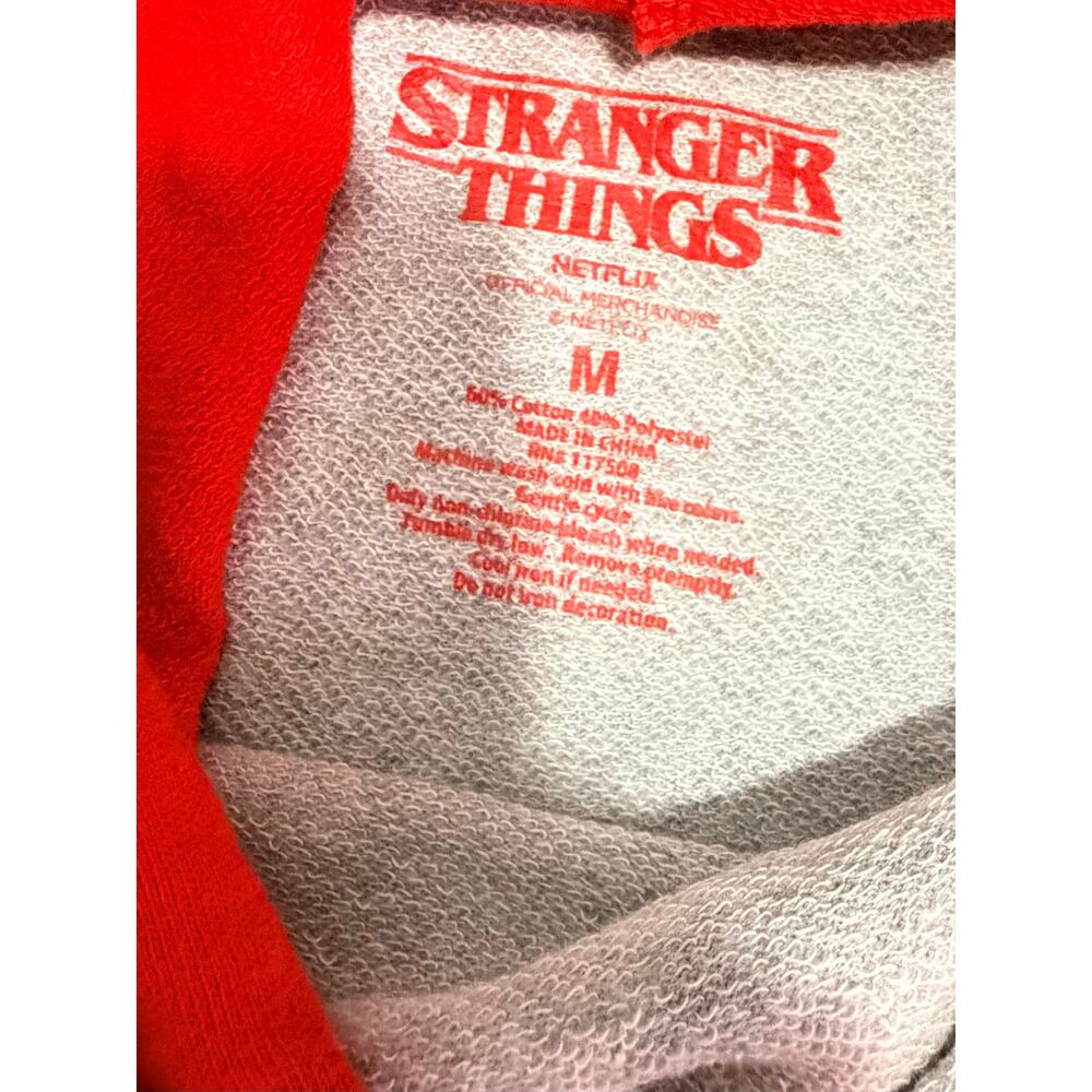 Stranger Things Eleven Graphic Cropped Hoodie Sweatshirt Size M - Picture 6 of 8